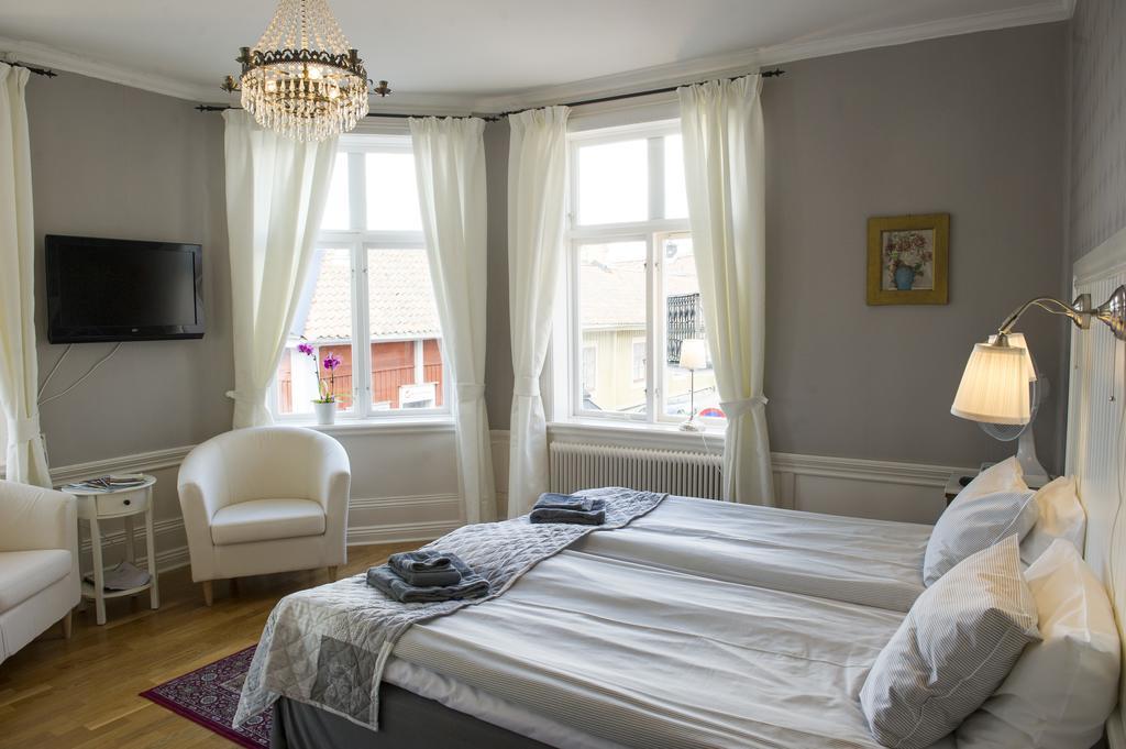 Lilla Hotellet I Nora Екстер'єр фото